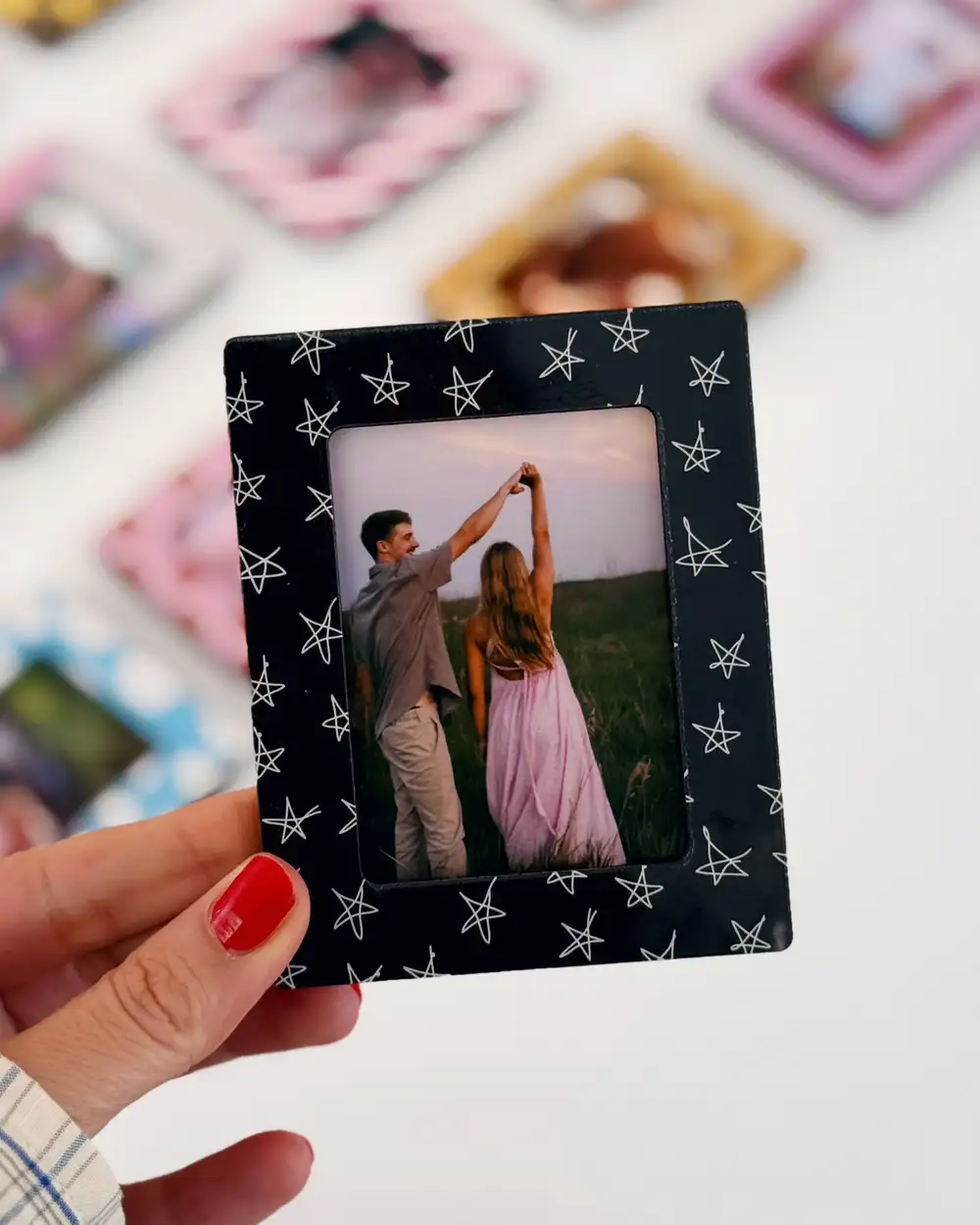 Yıldızlı Magnet Çerçeve Ve Kişiye Özel 4'lü Mini Fotoğraf Baskısı 6x9 cm