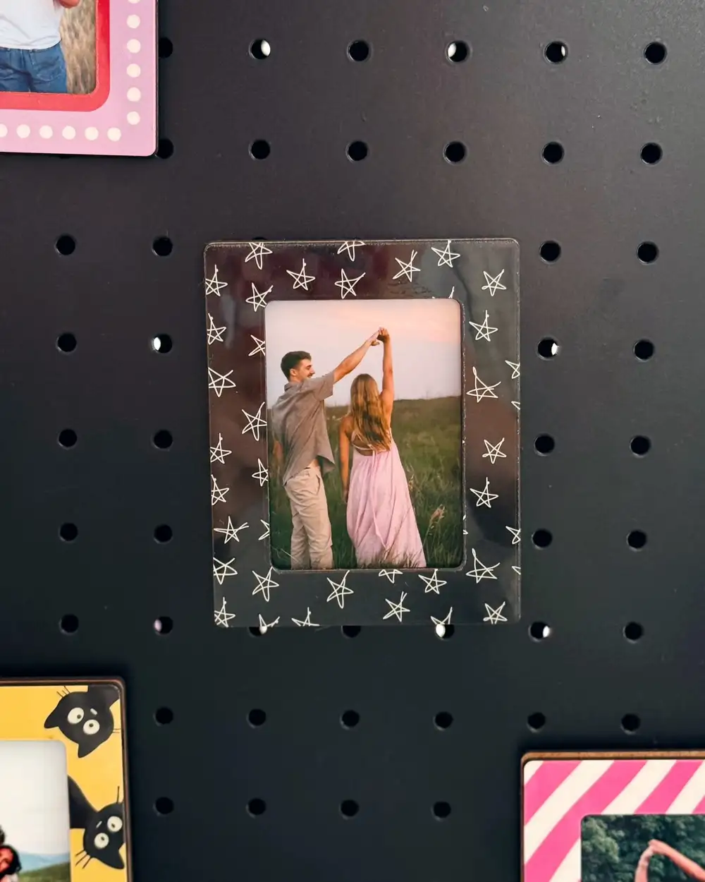Yıldızlı Magnet Çerçeve Ve Kişiye Özel 4'lü Mini Fotoğraf Baskısı 6x9 cm