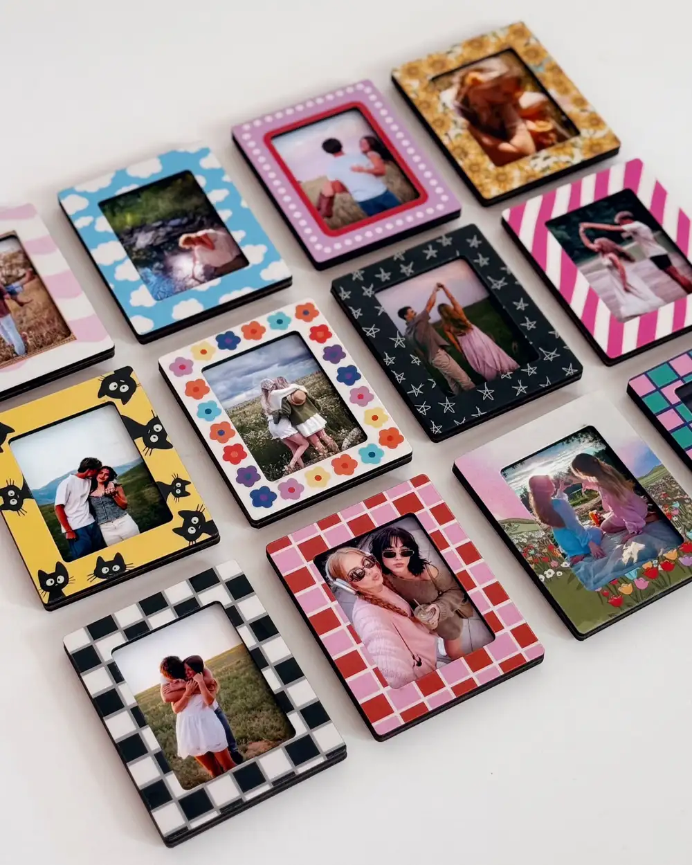 Bulutlu Magnet Çerçeve Ve Kişiye Özel 4'lü Mini Fotoğraf Baskısı 6x9 cm