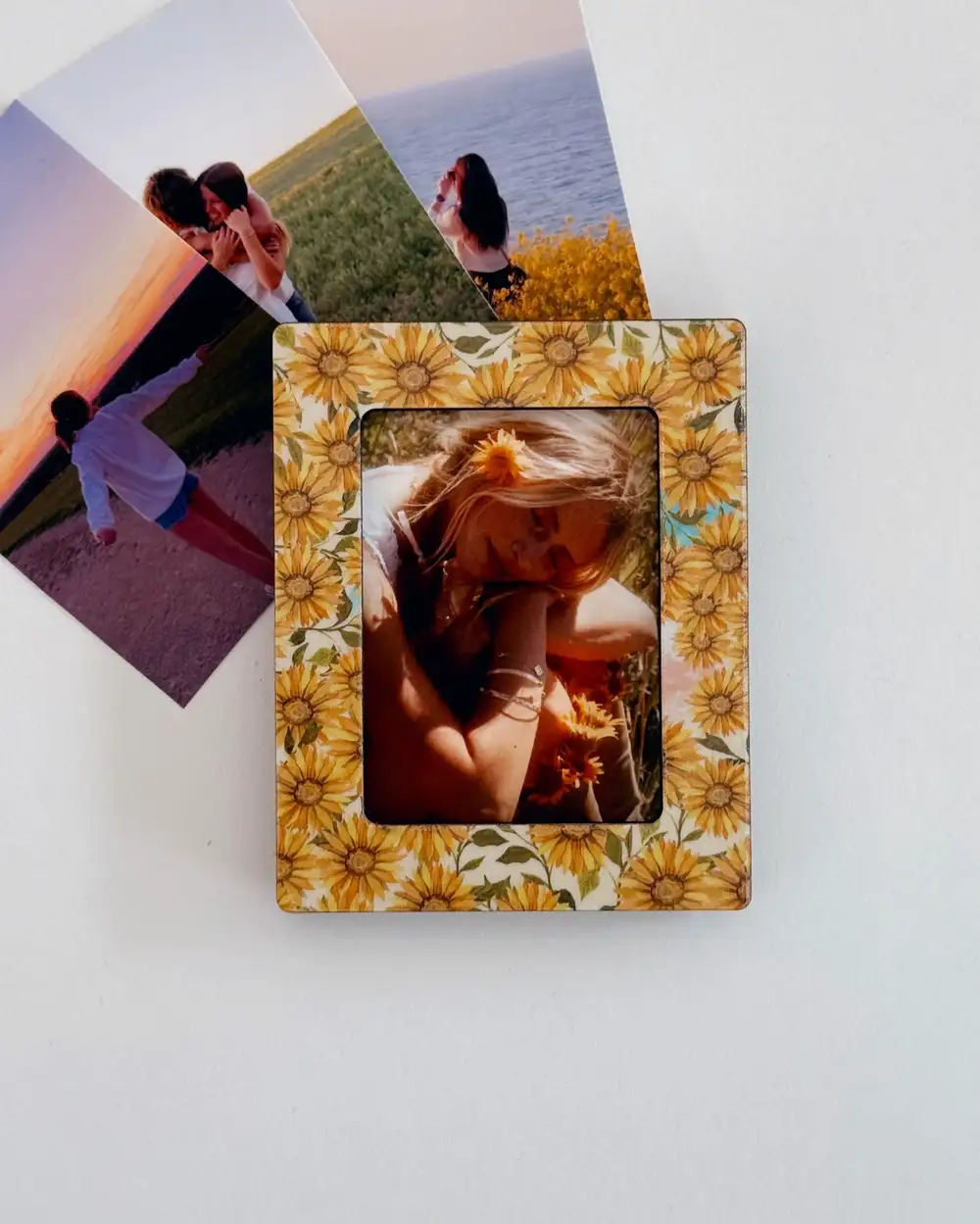 Ayçiçekli Magnet Çerçeve Ve Kişiye Özel 4'lü Mini Fotoğraf Baskısı 6x9 cm