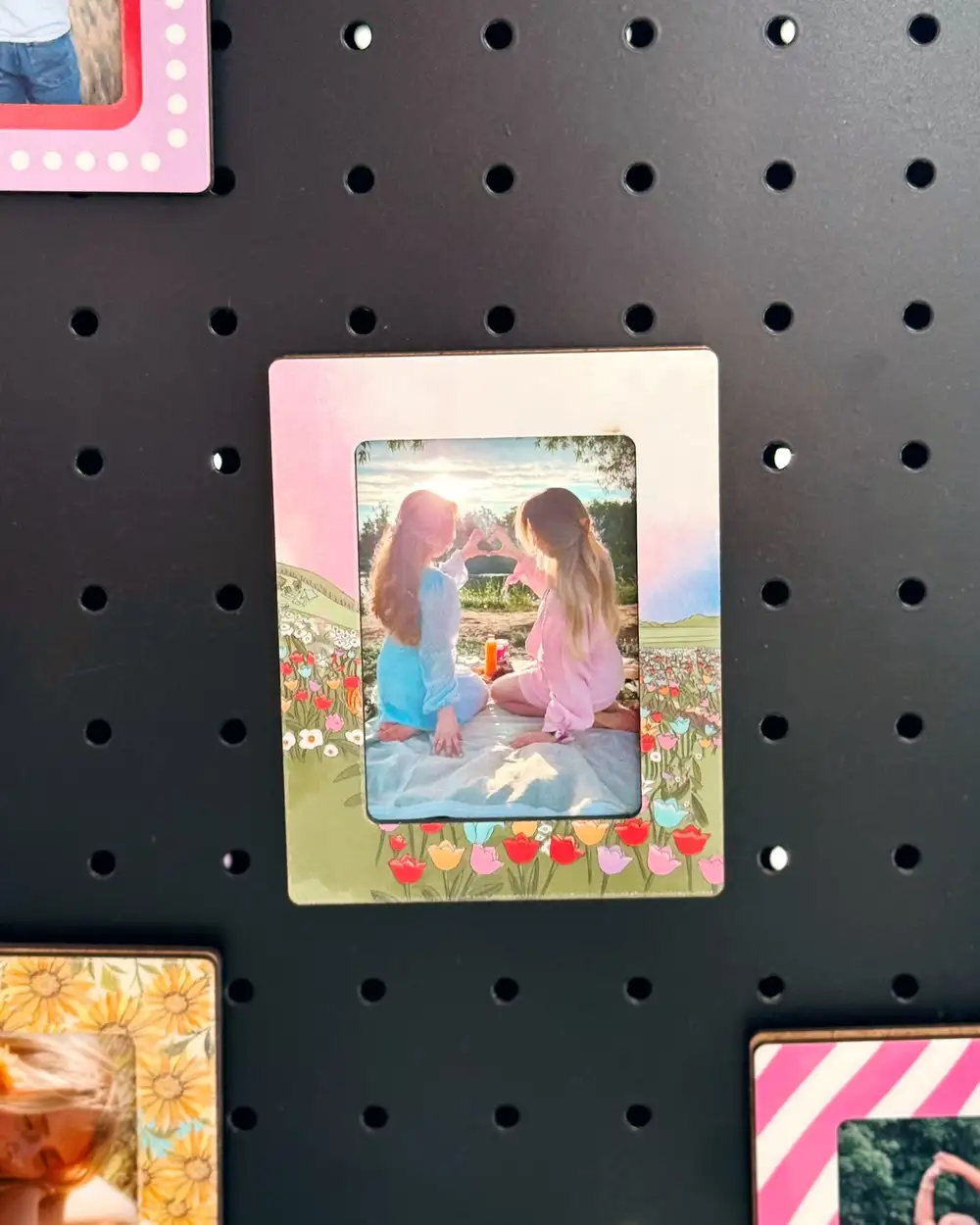 Rüya Tarlası Magnet Çerçeve Ve Kişiye Özel 4'lü Mini Fotoğraf Baskısı 6x9 cm