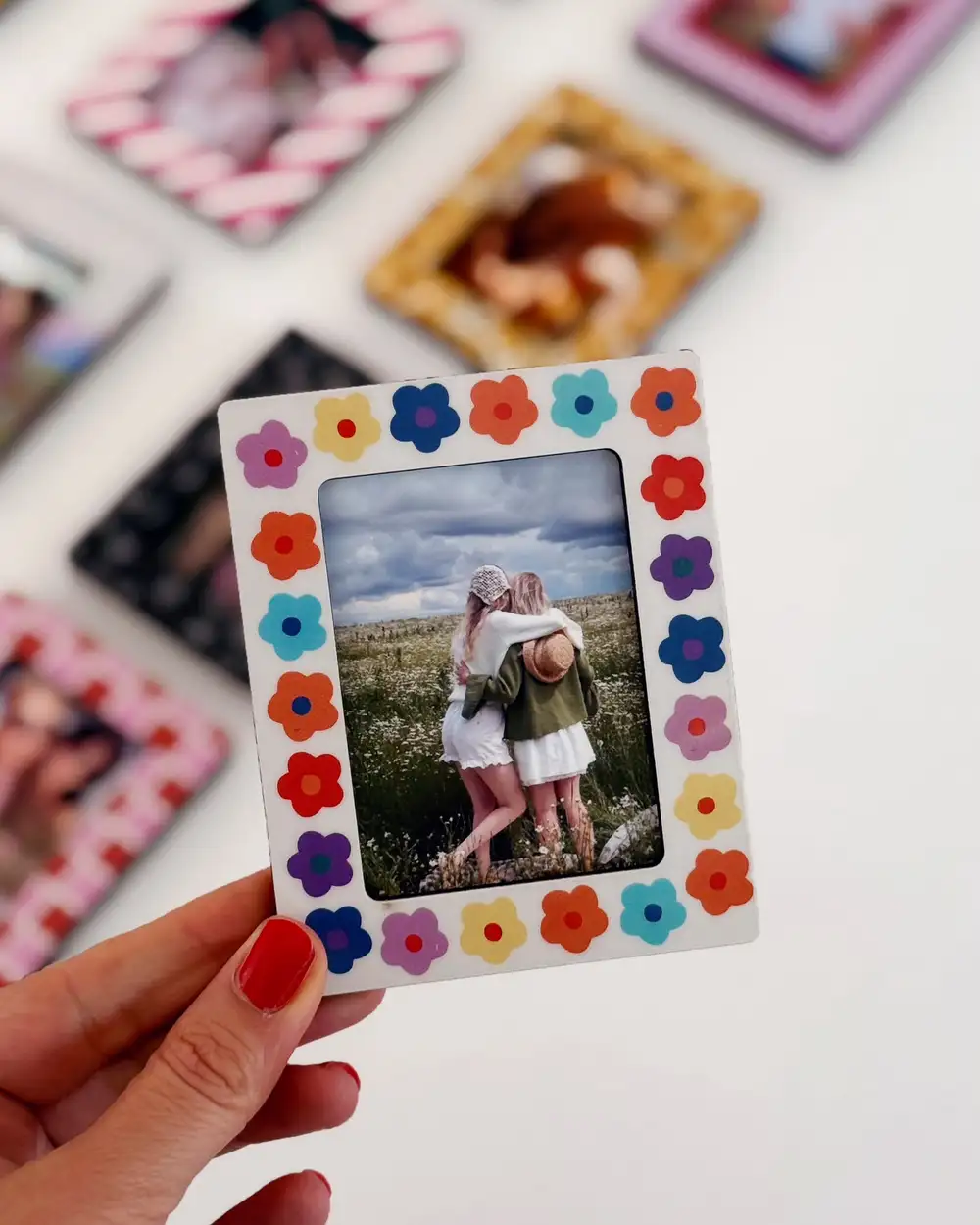 Daisy Magnet Çerçeve Ve Kişiye Özel 4'lü Mini Fotoğraf Baskısı 6x9 cm