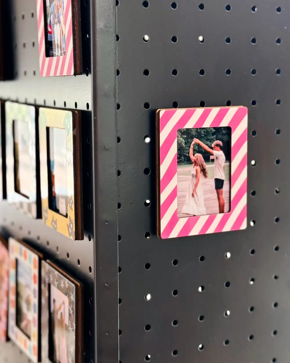 Her Günü Kutla Magnet Çerçeve Ve Kişiye Özel 4'lü Mini Fotoğraf Baskısı 6x9 cm