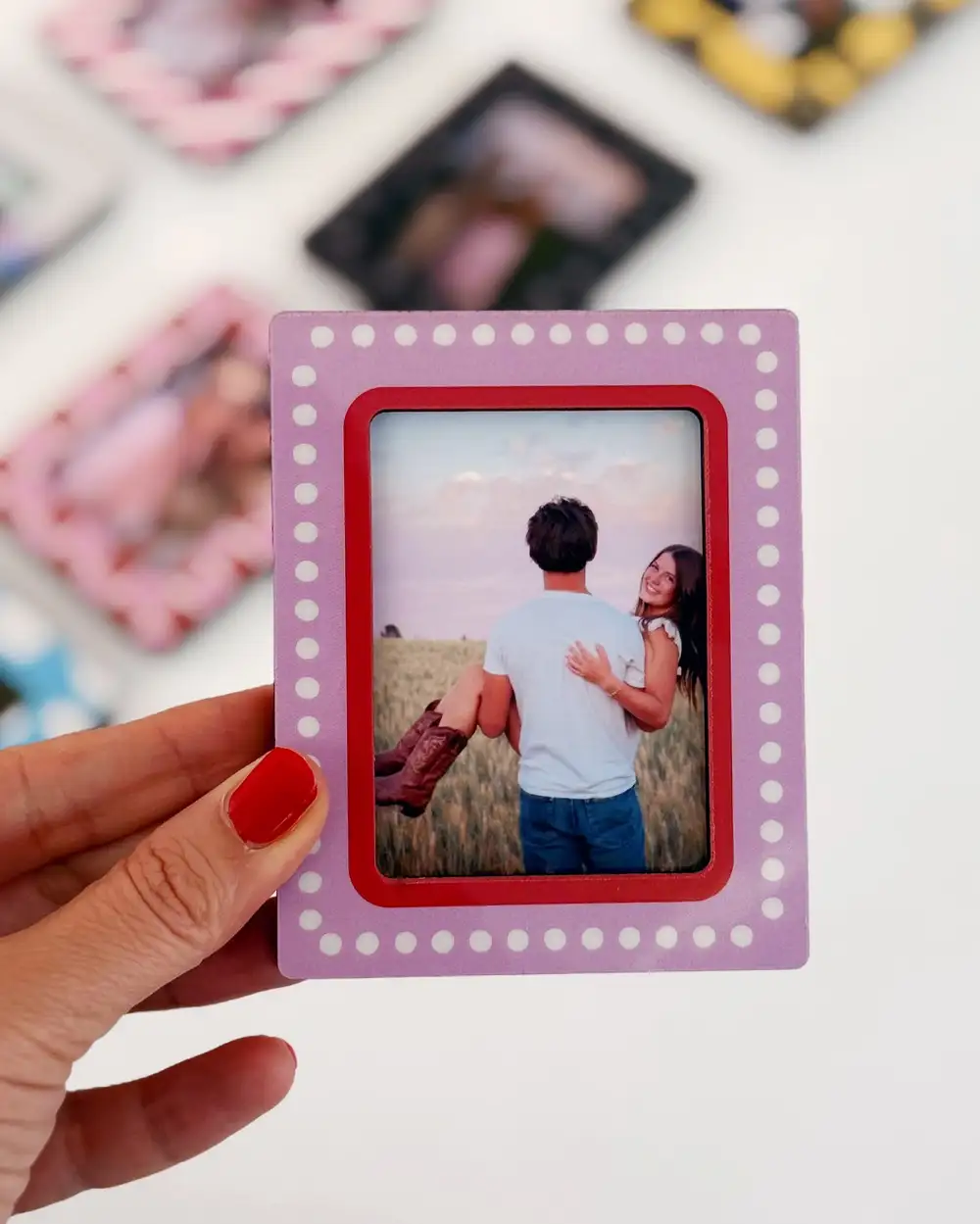 Celebrate Magnet Çerçeve Ve Kişiye Özel 4'lü Mini Fotoğraf Baskısı 6x9 cm