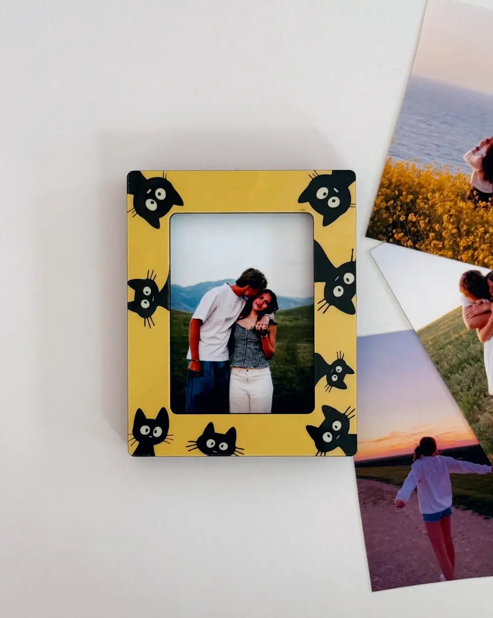 Şans Kedili Magnet Çerçeve Ve Kişiye Özel 4'lü Mini Fotoğraf Baskısı 6x9 cm