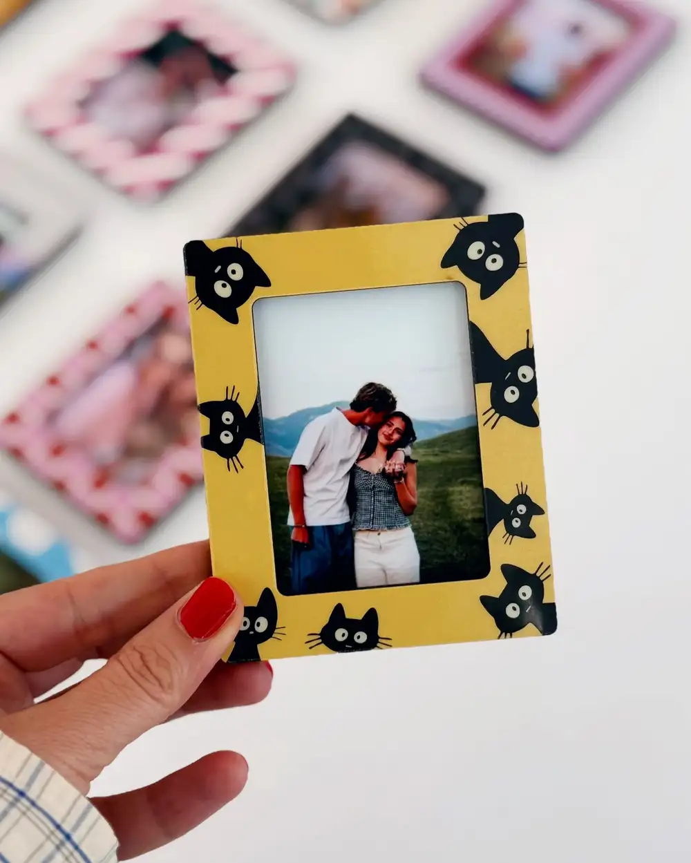 Şans Kedili Magnet Çerçeve Ve Kişiye Özel 4'lü Mini Fotoğraf Baskısı 6x9 cm