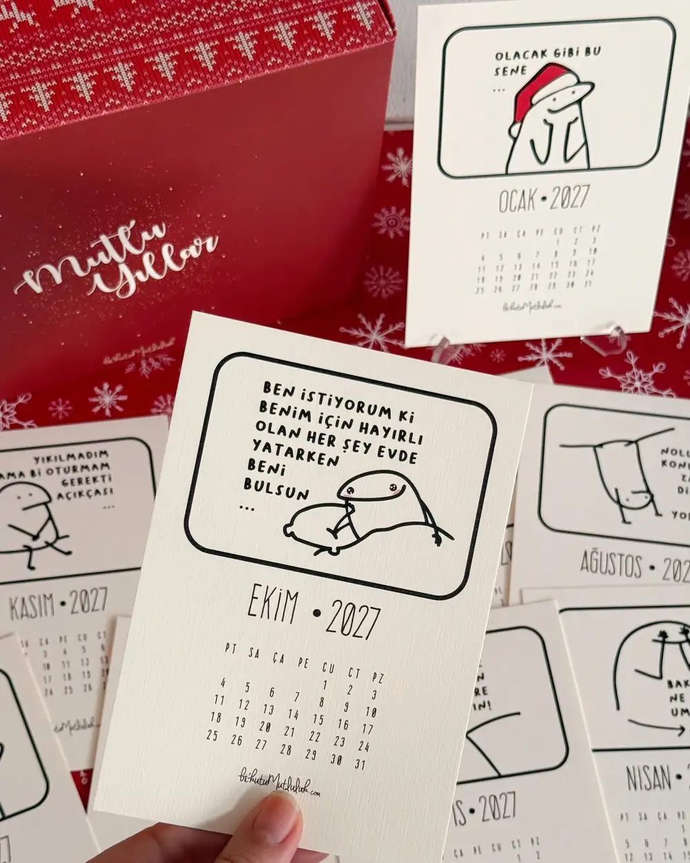 2027 Komik Mottolu Masa Takvimi