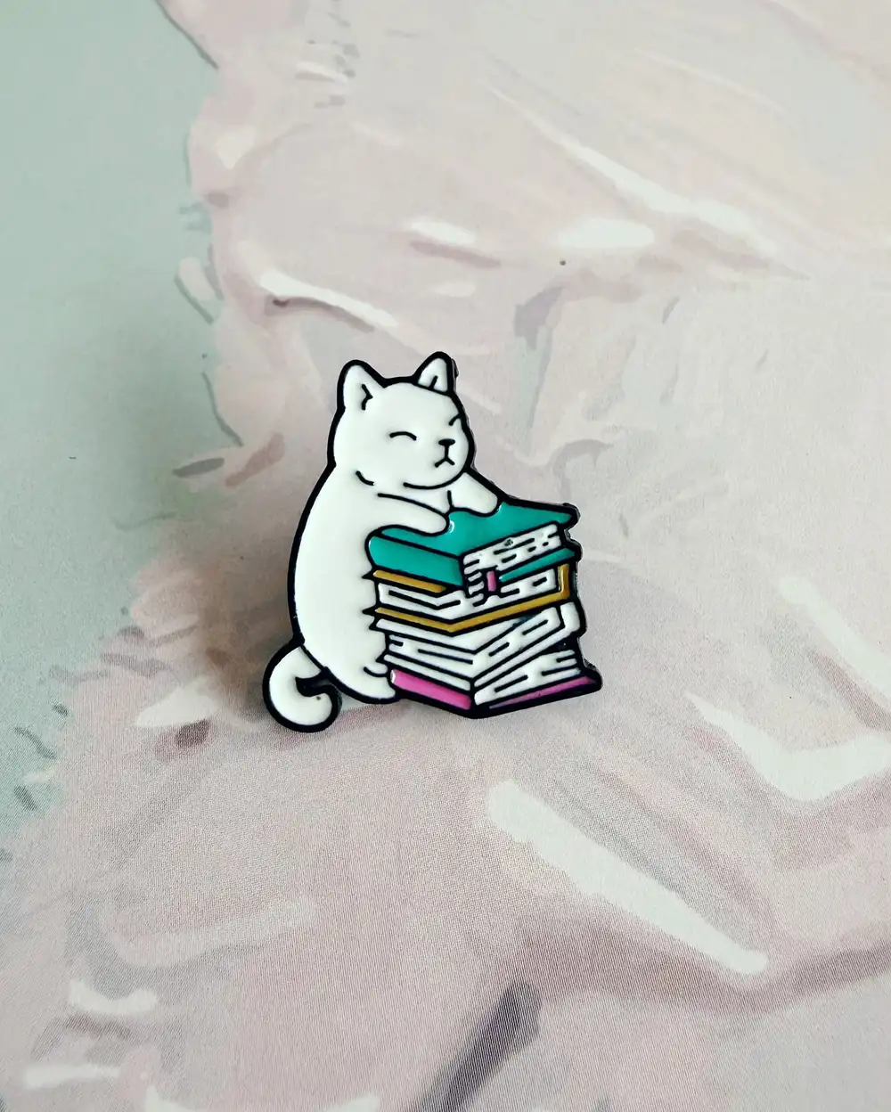 Kitap Kurdu Beyaz Kedi Rozet