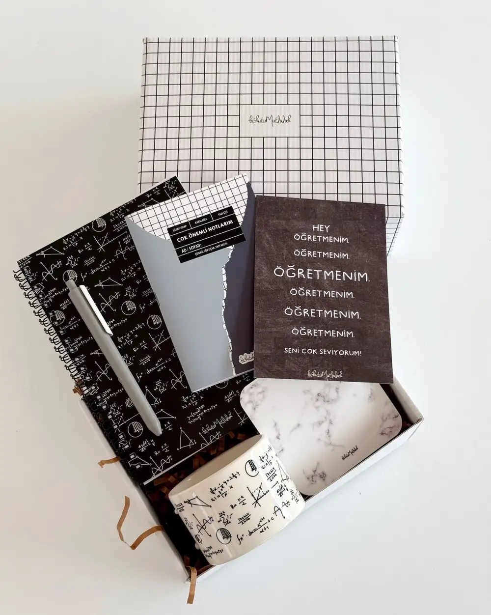 Matematik Öğretmenine Özel Kupa ve Defter Hediye Kutusu Seti