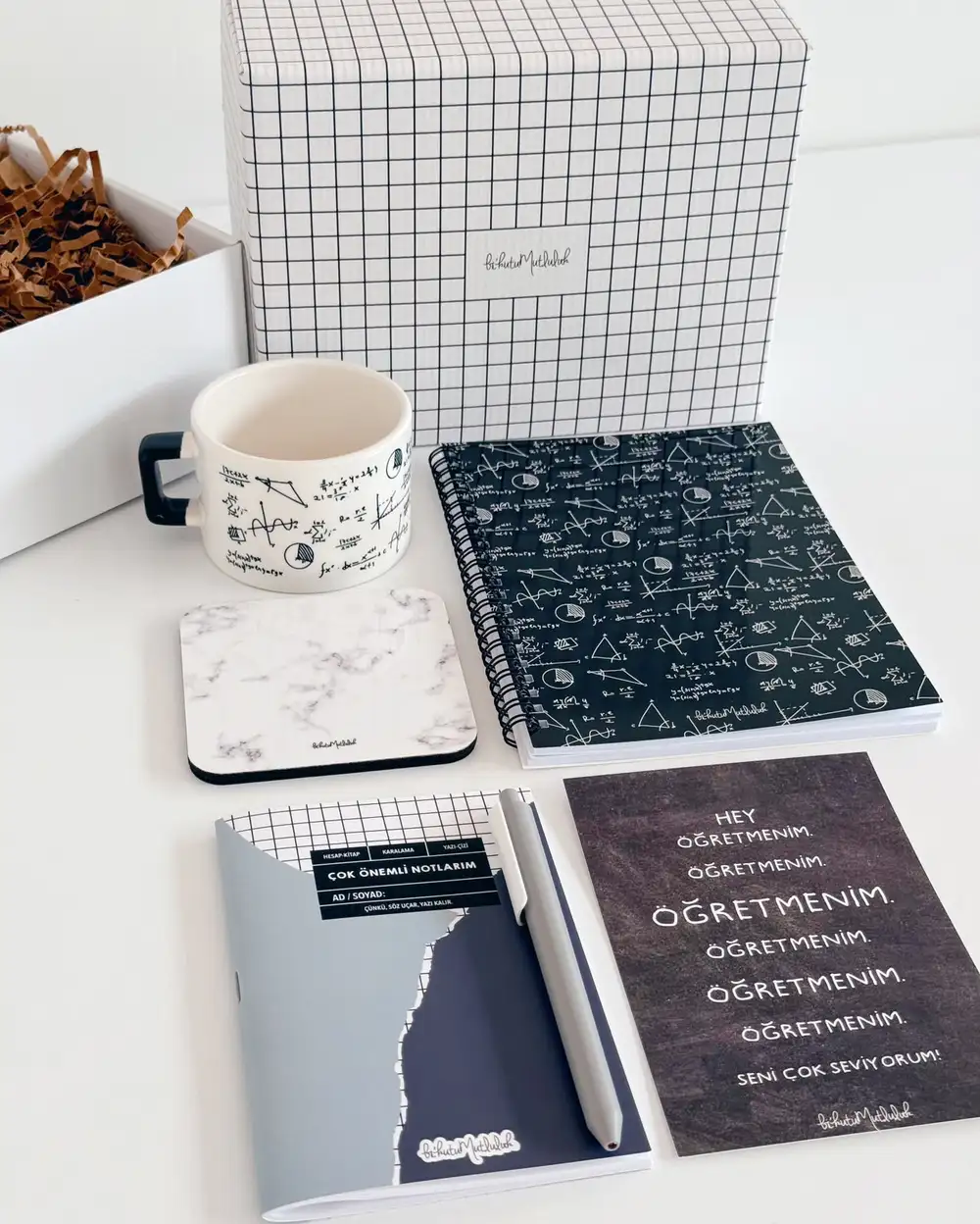 Matematik Öğretmenine Özel Kupa ve Defter Hediye Kutusu Seti