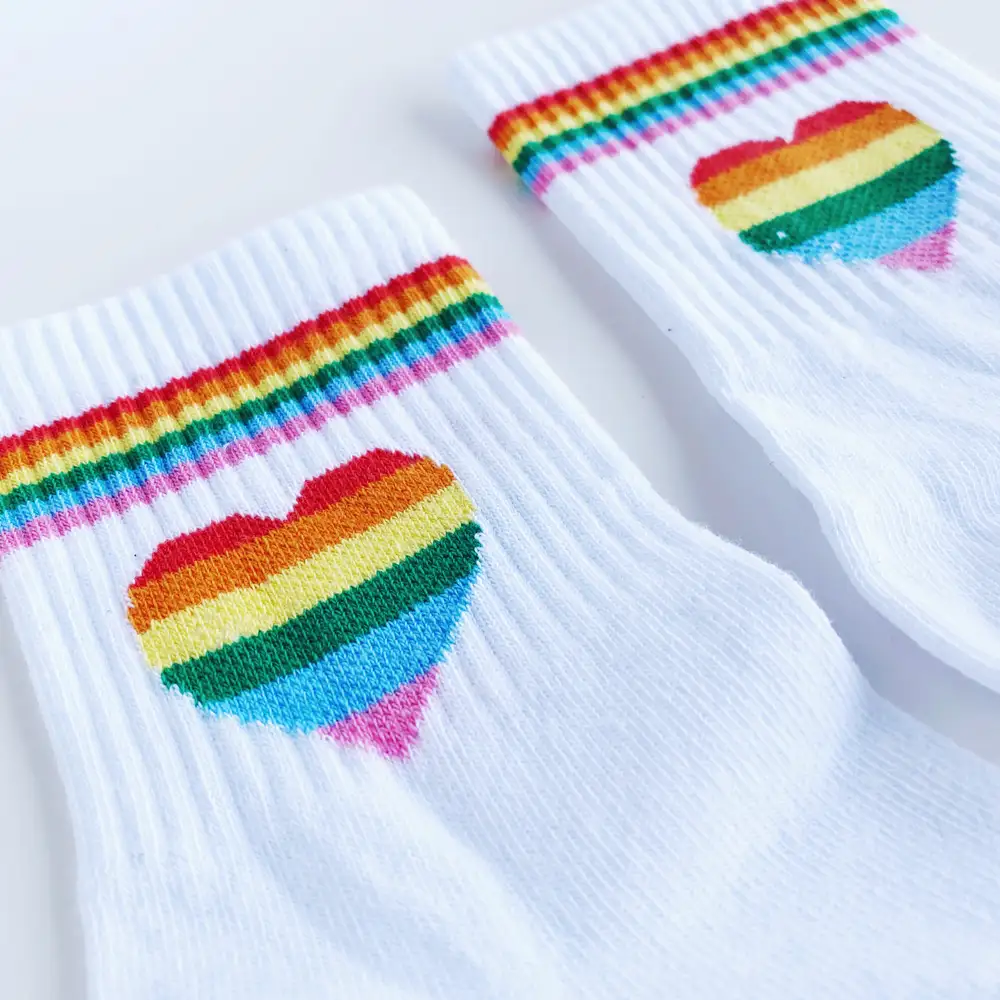 Çorap N133 - Rengarenk renkli kalp Beyaz Çorap