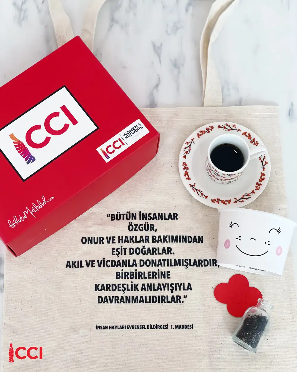 Coca Cola Kadınlar Günü Hediyesi