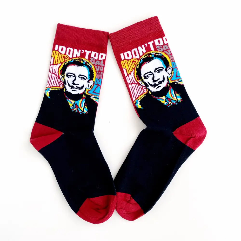 Çorap N341 - Salvador Dali Serisi - Siyah Kırmızı Salavador Dali Çorap