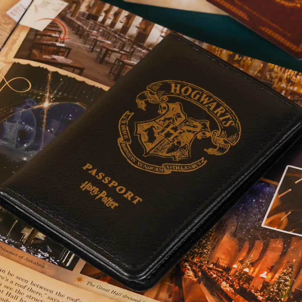 Harry Potter Wizarding World - Hogwarts Pasaport Kılıfı