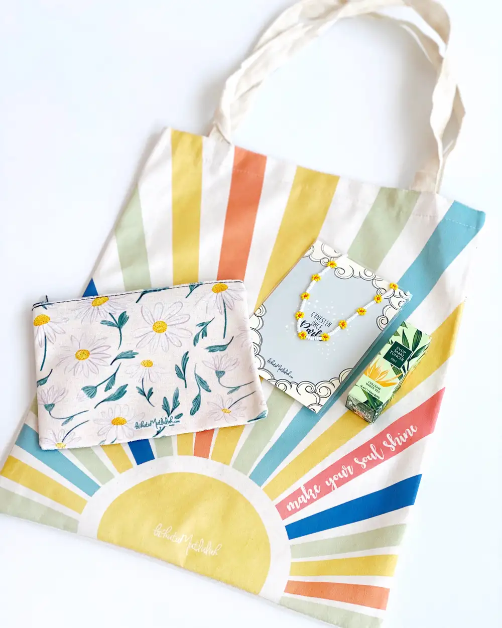 Yaz Çantaları Serisi - Işılda hediye kutusu