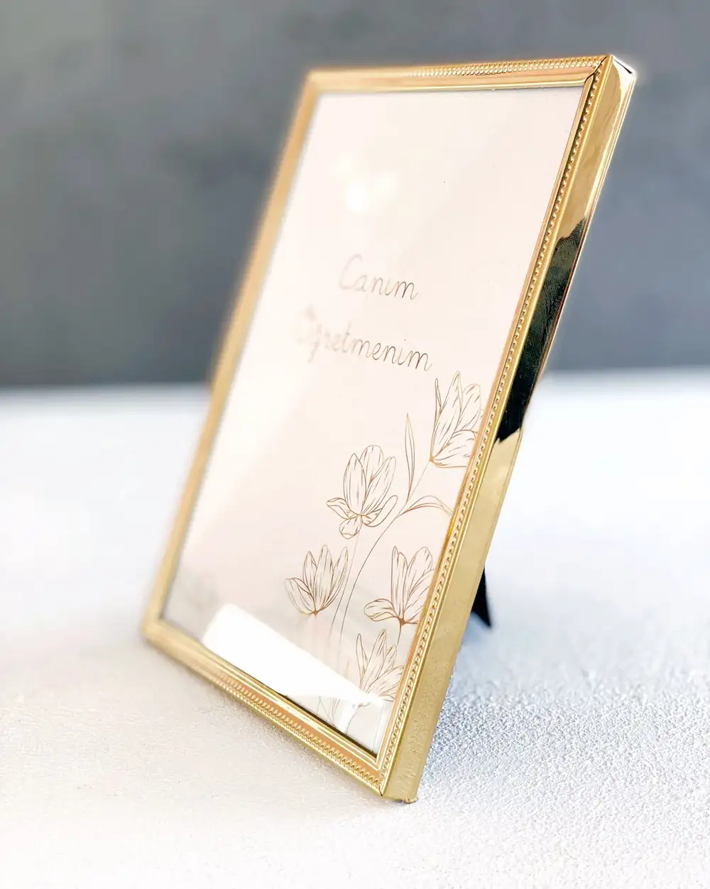 Gold Çerçeve ve Canım Öğretmenim Motto Kartı