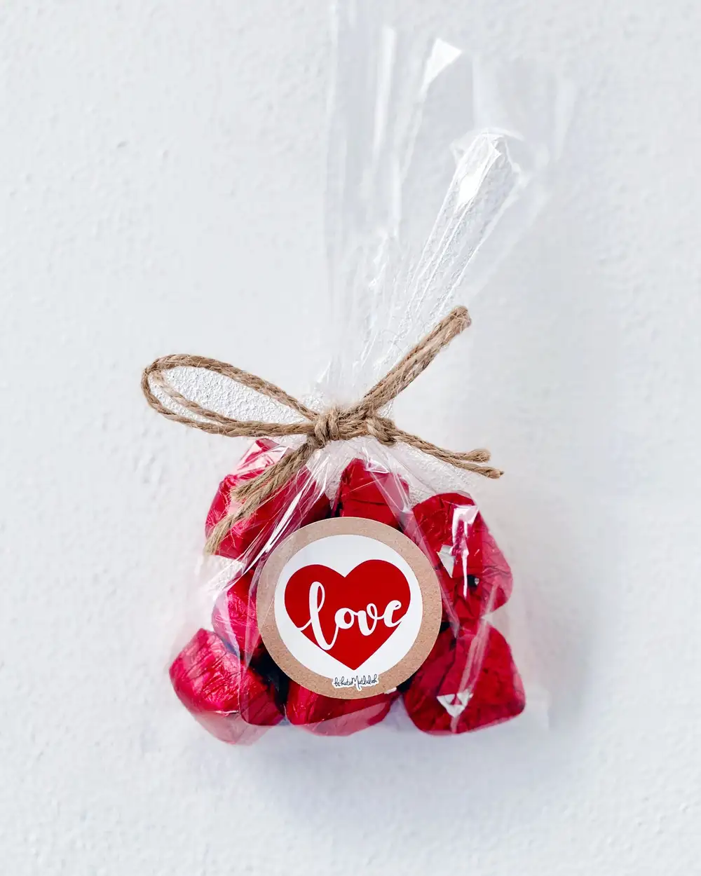 Love Kırmızı Kalpler Melodi Çikolata Hediye Paketi