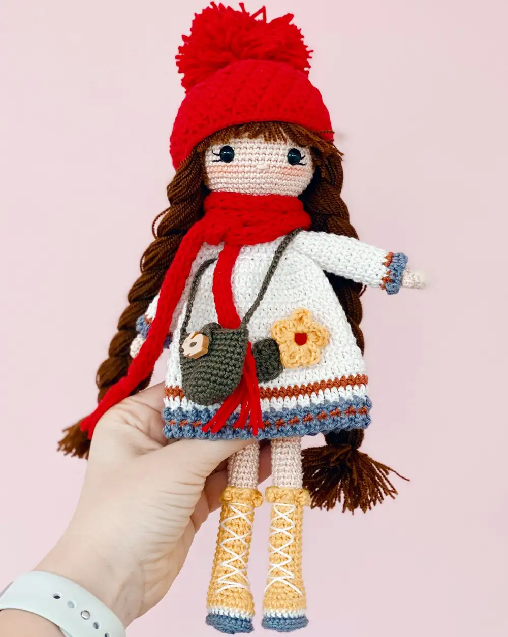 Amigurumi Kış Bebeği Kırmızı Bereli Kız Bebek Örgü Oyuncak Uyku Arkadaşı