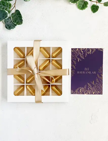 İyi Bayramlar Premium Lacivert Motto Kartı ve Gold Melodi Çikolata Hediye Kutusu (Kapaklı)