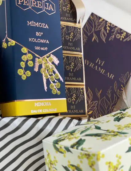 İyi Bayramlar Mimoza Hediye Kutusu Seti