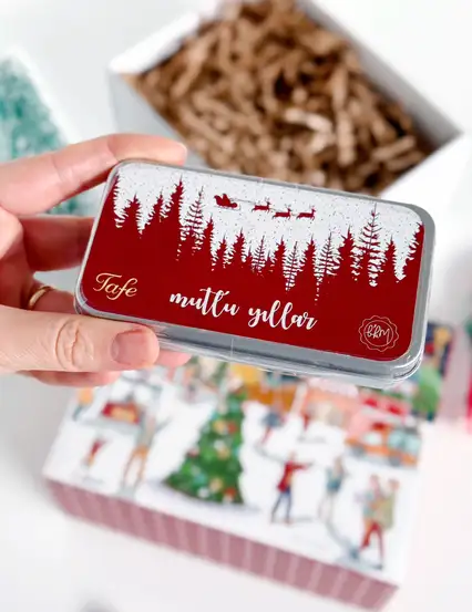 Tafe - Mutlu Yıllar Metal Kutulu Çikolata Kaplı Fıstıklı Lokum 110 gr