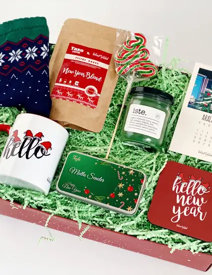 Yılbaşı Gecesi 2026 Takvimli Yılbaşı Kadına Hediye Kutusu Seti