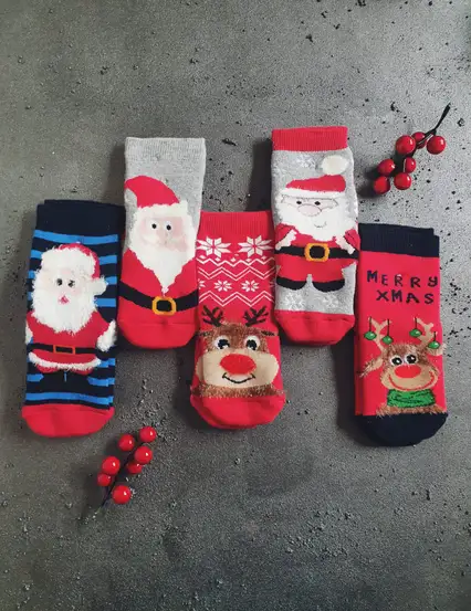 Yılbaşı Çocuk Çorap Çizgili Geyikli Noel Baba Yeni Yıl Çocuk Çorabı Karışık 1 Adet