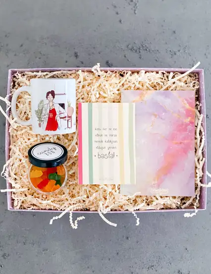 İş Kadını Girl Boss Eğlenceli Jelibonlu Hediye Kutusu Seti