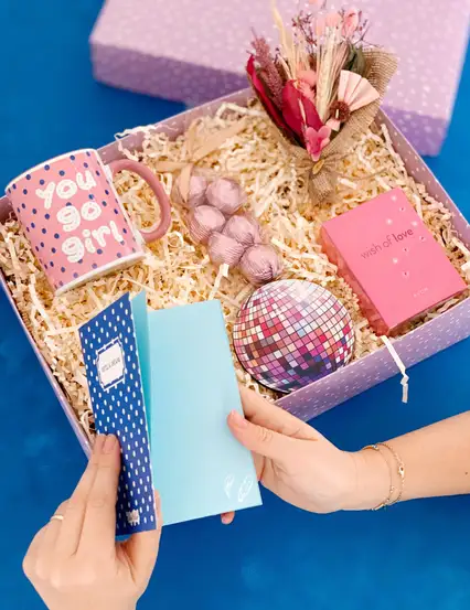 You Go Girl Parfümlü Pembe Kadına Şık Büyük Hediye Kutusu Seti