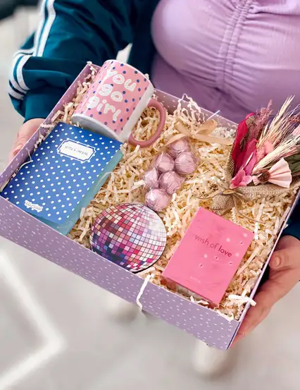 You Go Girl Parfümlü Pembe Kadına Şık Büyük Hediye Kutusu Seti