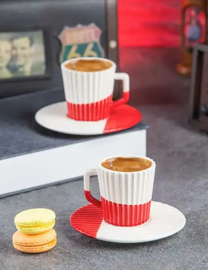 El Yapımı Kırmızı Beyaz Çizgili Türk Kahvesi Fincanı