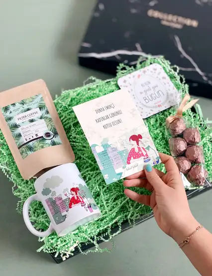 8 Mart İlham Dolu Kadına Kadınlar Günü Firmaya Özel Hediye Kutusu Seti