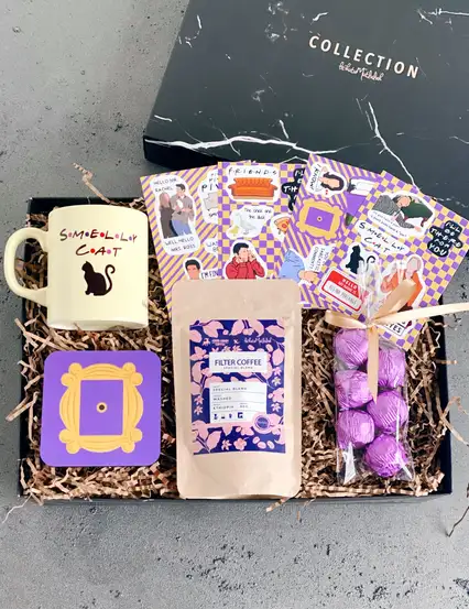 Friends Temalı Stickerlı Smelly Cat Hediye Kutusu Seti