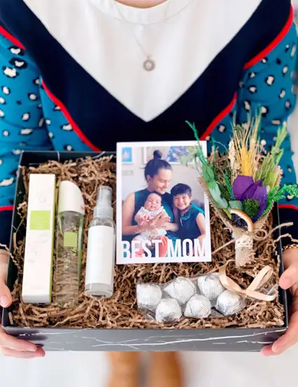 Best Mom Kişiye Özel Fotoğraflı Dünyanın En iyi Annesi Sensin Parfümlü Bakım Mis Kokulu Hediye Kutusu Seti