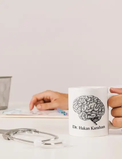 Beyin Kişiye Özel İsim Yazılı Doktora Hediye Kupa Bardak