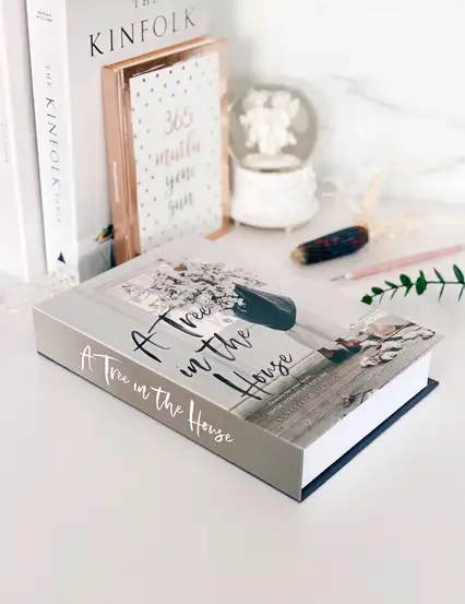 A Tree In The House Dekoratif Kitap Kutusu