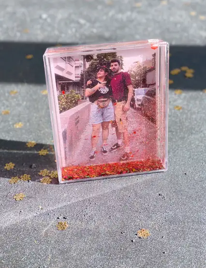 Kişiye Özel Fotoğraflı Kırmızı Işıltılı Kar Küresi