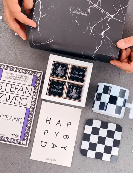 Damalı Doğum Günü Hediye Kutusu Seti