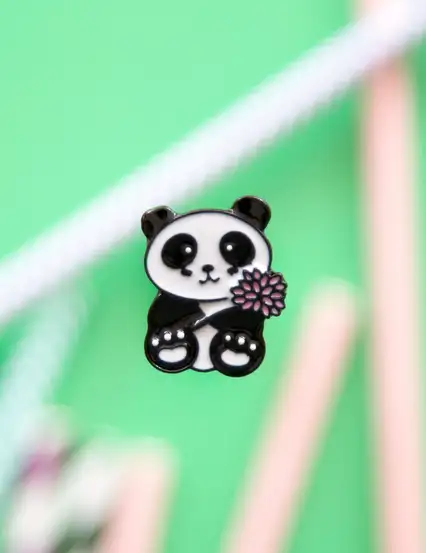 Çiçekli Panda Rozet