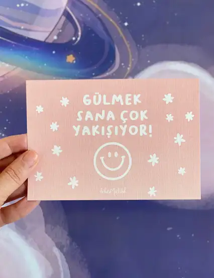 Gülmek Sana Yakışıyor Motto Kartı