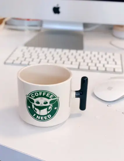 Baby Yoda I Need Coffee Kupa Bardak