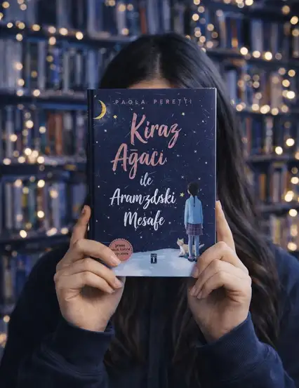 Kiraz Ağacı İle Aramızdaki Mesafe - Paola Peretti