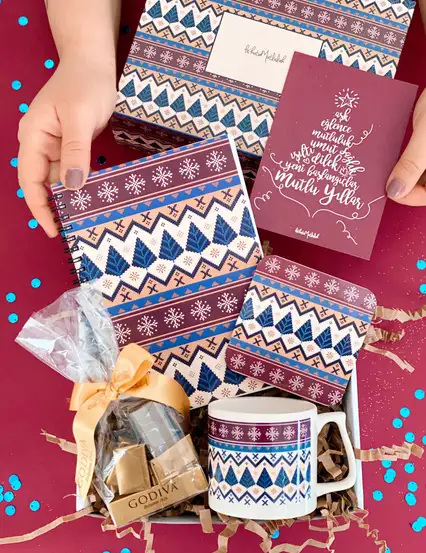 Boho Ağaçlı Yılbaşı Temalı Hediyeler Kutusu