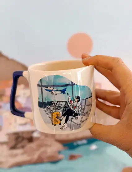 Havaalanında Kız Çizimli Kupa