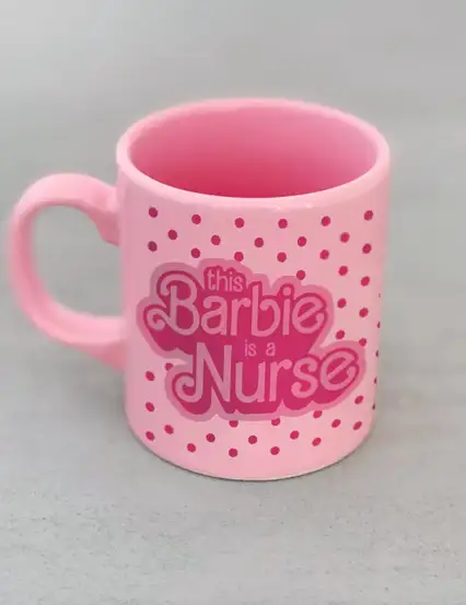 Barbie Hemşireye Pembe Kupa