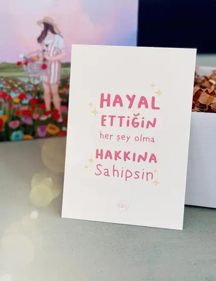 Hayal Ettiğin Her Şey Motto Kartı Kartpostal