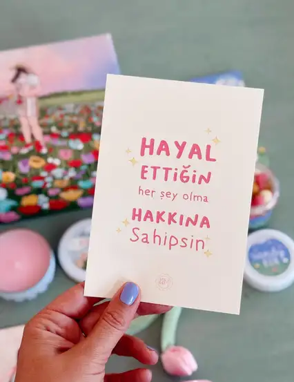 Hayal Ettiğin Her Şey Motto Kartı Kartpostal