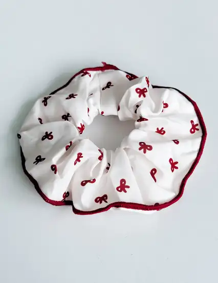 Kırmızı Fiyonklu Simit Toka Scrunchie