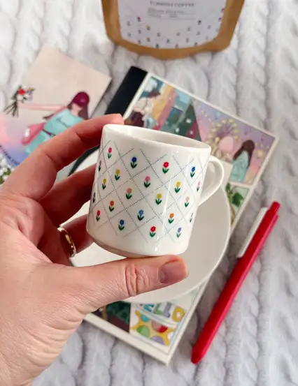 Rengarenk Çiçekli Türk Kahvesi Fincanı