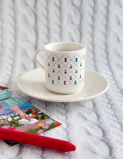 Rengarenk Çiçekli Türk Kahvesi Fincanı